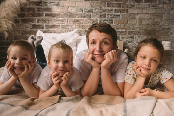 Про любовь и семейное счастье. В Сургутской травмбольнице проходит фотовыставка "Югра многодетная"