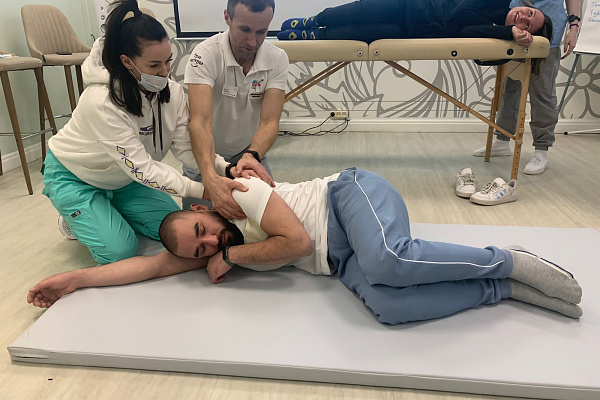 Реабилитация после инсульта: специалисты травмбольницы познакомились с передовым опытом коллег из Московской области