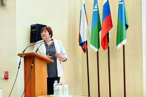 Интересную работу и профессиональный рост гарантируем. Будущим медсёстрам рассказали о вакансиях и условиях труда в Сургутской травмбольнице