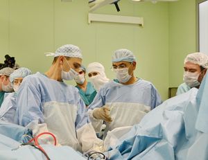 Впервые в Югре врачи Травматологической больницы Сургута выполнили операцию на плечевом суставе с использованием мировой технологии «InSpace balloon»