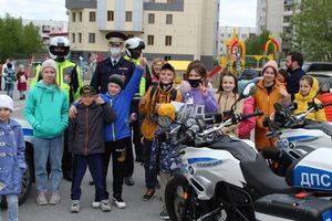 «Самый добрый доктор!» Врачи Травмбольницы приняли участие в городской акции, посвященной Дню защиты детей