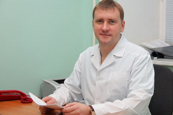 В Югре провели уникальную операцию: врачи Травмбольницы Сургута заменили пациенту  пораженный опухолью позвонок