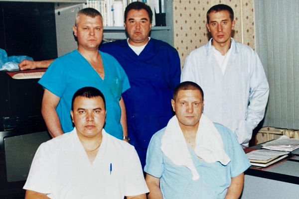 Его хватало на три больницы и санавиацию! Поздравления с профессиональным праздником принимает один из первых анестезиологов-реаниматологов Сургута В. Павлов
