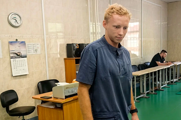 Сотрудник Сургутской травмбольницы стал чемпионом Уральского федерального округа по лёгкой атлетике!
