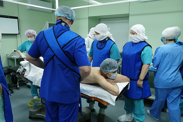 Врачи Сургутской травмбольницы первыми в Югре осваивают сакральную нейростимуляцию.  Метод избавляет от страданий людей с хроническими тазовыми болями