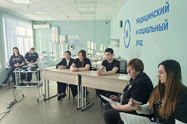 10 медицинских сестёр Сургутской травматологической больницы работают индустриальными экспертами на чемпионате «Профессионалы‑2026» 