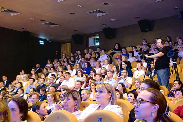 На V  форуме «Югра. Победившие болезнь» Сургутская травмбольница поделилась историей спасения 12-летней пациентки из Нягани