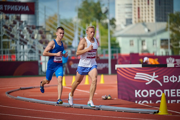 Сотрудник Сургутской травмбольницы стал чемпионом Уральского федерального округа по лёгкой атлетике!
