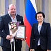 Губернатор Югры Наталья Комарова вручила награды врачам Травмбольницы за развитие службы трансплантологии в регионе