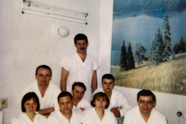 Его хватало на три больницы и санавиацию! Поздравления с профессиональным праздником принимает один из первых анестезиологов-реаниматологов Сургута В. Павлов